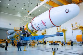 Собрана ракета «Союз-2.1б» для запуска 55 российских и иностранных спутников