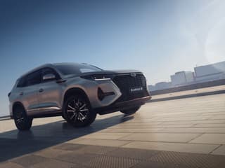 Инсайдеры: российские кроссоверы XCITE X-Cross 8 уже доставили в автосалоны