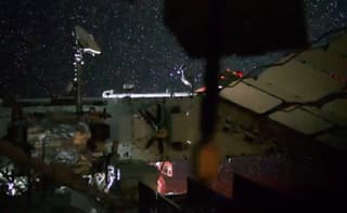 Впечатляющее видео с перестыковкой корабля Crew Dragon 9 прислали с МКС