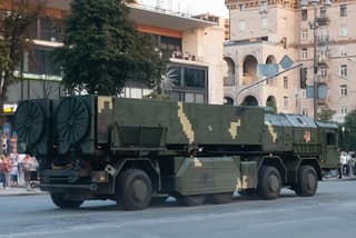 Грозный «Гром-2»: какие средства ПВО способны защитить небо России от новой угрозы