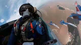 Удивили весь мир: «Русские Витязи» на Су-35С и Су-30СМ показали суперсложный пилотаж в Китае