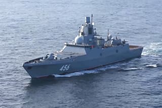 La fragata "Almirante Golovko", armada con misiles hipersónicos "Tsirkon", entró en el mar Mediterráneo