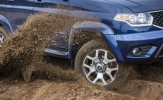 El UAZ "Patriot" y la "Pickup" podrían convertirse en híbridos: Sollers trabaja en una nueva plataforma para vehículos todoterreno