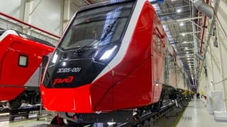 El tren eléctrico de doble sistema "Finist" de la serie ES105 partió para pruebas