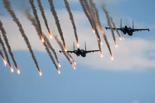 Истребитель Су-34 эпично ушел от двух ракет Patriot: американская ЗРК не догнала