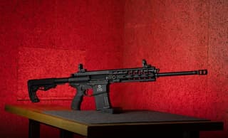 El nuevo rifle "Titán" fue desarrollado para las fuerzas especiales rusas: nunca has visto tal precisión