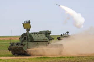 Расчет «Тора-М2» прикрыл мотострелков на передовой: незаменимый помощник бойцов