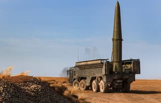 El "Iskander" ruso convirtió en polvo tres HIMARS estadounidenses: espectaculares imágenes de control objetivo