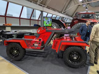 Электрический транспортировщик «Калужанин МК-750» показали в Москве