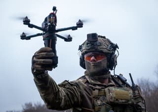 Передовой FPV-дрон для штурма зданий и разведки «Аква-4» разработали в России