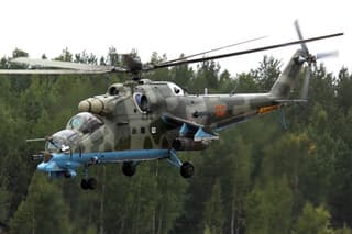 Экипаж Ми-24В совершил противозенитный маневр из-за угрозы Stinger: фееричные кадры