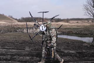Un dron ruso explota "Baba Yaga" tras un exitoso ataque de embestida: espectaculares imágenes de combate aéreo