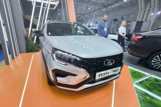 АвтоВАЗ показал метановую LADA Vesta с итальянским оборудованием, которое везут через несколько границ