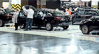 Recognizable by the Wheels: External Differences Between Lada Aura Premier and Status Versions