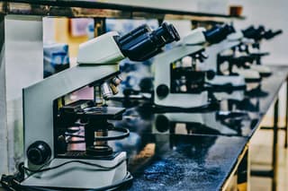 En la UFS se han desarrollado sustancias camaleónicas para la medicina