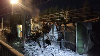 Двухэтажный поезд 011Ч «Мурманск — Санкт-Петербург» столкнулся с грузовым составом: пострадали 14 человек