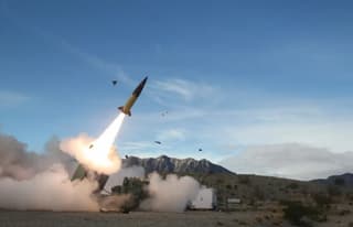 Aparecen imágenes de la intercepción de ATACMS por misiles del sistema de defensa aérea S-400: el ataque fue completamente repelido