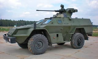 Универсальный военный броневик КамАЗ-43269 «Выстрел» модернизировали под условия современного боя: получил РЭБ и защиту от дронов