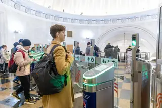 Los anuncios en el metro de Moscú comenzarán a ser realizados por una red neuronal