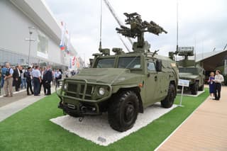 No menos bueno que el TWQ-1 Avenger estadounidense: raras imágenes del lanzamiento en salva del sistema de misiles antiaéreos "Gibka-S" con dos misiles "Verba"