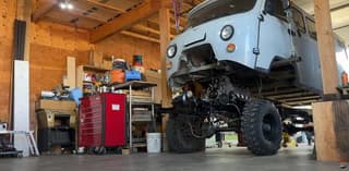La legendaria UAZ "Bukhanka" mejorada en EE. UU.: instalaron un motor V8 de 270 CV y una "automática" GM de 4 velocidades