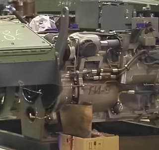 T-14 "Armata" Transmission Spotted in Assembly at UVZ: Is Tank Production Still Ongoing?