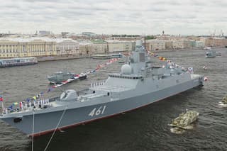 La fragata "Almirante Kasatonov", portadora de "Kalibr" y "Ónix", zarpará en una larga travesía