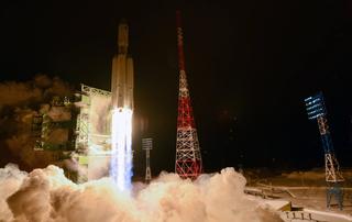 Космические войска России провели 450 тысяч сеансов управления аппаратами в 2024 году