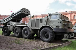 Quema la retaguardia del enemigo: el Ministerio de Defensa revela las capacidades del MLRS "Uragán"