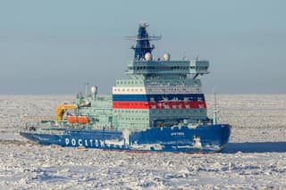 Infra: Indian Pipavav and Cochin Shipyard may receive an order to build two icebreakers for Rosatom