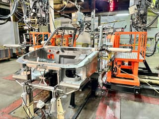 Un nuevo dispositivo de soldadura mejora la calidad de las cabinas de varios modelos UAZ