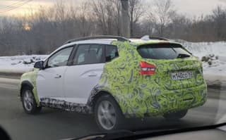 Aparecen imágenes del nuevo crossover universal Lada Iskra en las carreteras