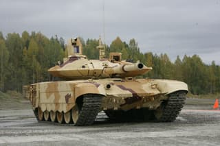El más reciente tanque T-90MS recibió protección multicapa contra drones kamikaze y RPG