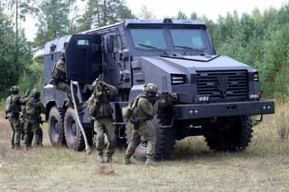 Belarusian vehicles "Zashchitnik" and "Kaiman", as well as the "BREM-72" recovery vehicle, to be showcased at the exhibition in Abu Dhabi