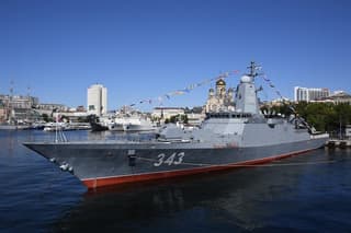 Корветы «Резкий» и «Алдар Цыденжапов» с «Уранами» приняли участие в открытии учений «Комодо-2025» у берегов Индонезии