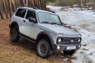 A special version of Niva Legend with a reinforced chassis, 500 thousand rubles more expensive than the original, developed in Nizhny Novgorod