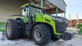 With a power of 350 "horses": Zoomlion DV3504 hybrid tractor presented in the Kursk region