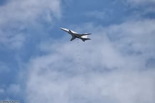 Tu-22M3 bomber flight with Kh-22 cruise missile spotted online