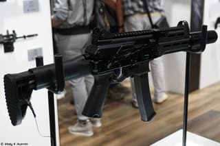 Russian military pilots receive new personal weapons