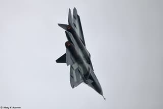 Footage Emerges of Su-57 Arrival in Iran: Fighter Jet Performs "Barrel Roll" Aerobatic Maneuver
