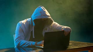 Scammers call Russians posing as tech support: how to protect your data