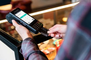 Scammers are active: deception with the "return" of Visa and Mastercard cards