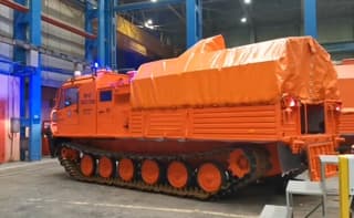 Ростех передал МЧС новую партию вездеходов ТМ-140: дороги им не нужны