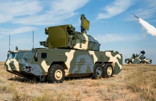 Cazador de "pajaritos": El sistema de misiles antiaéreos "Tor-M2" se ha convertido en asesino de los drones "Baba Yaga", Switchblade y Shark