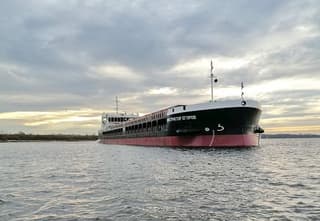 "Astillero de Oka" construyó el buque de carga seca "Constructor Egorov"
