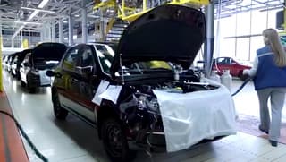 Новую Lada Granta в цвете «Фламенко» впервые показали вживую: появились фотографии