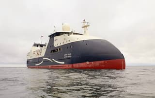 El buque arrastrero y procesador "Kapitan Sokolov" fue construido en el Astillero Severnaya