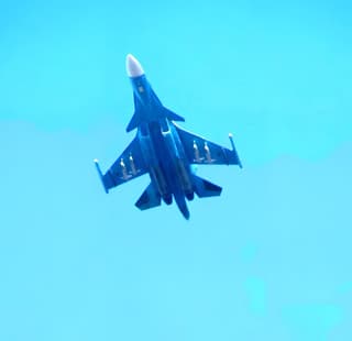 Бомбардировщики Су-34 начали применять авиабомбы с новейшим УМПК дальностью действия до 85 км