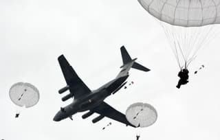 Military Paratroopers Landed in the Pskov Region from an Il-76 Aircraft at a Flight Speed of 360 km/h
