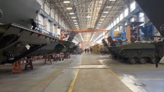 Российские БМП и БМД получили заводские «накидки»: станут невидимками для радаров
